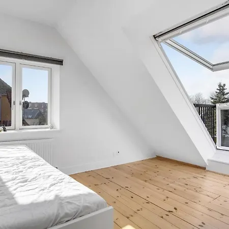 Beautiful In Dyssegrd With Kitchen 3* Søborg